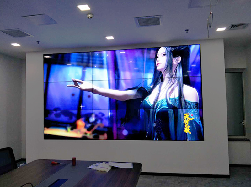 9連屏北京市海淀區(qū)硅谷亮城會(huì)議室 LG55寸1.8mm拼接案例